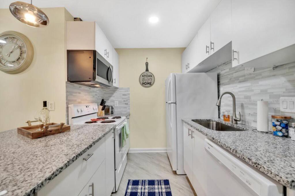 Cozy 2 Bedroom Duplex In Charlotte, Jacuzzi, Sleeps 6 Plus 2 Esterno foto