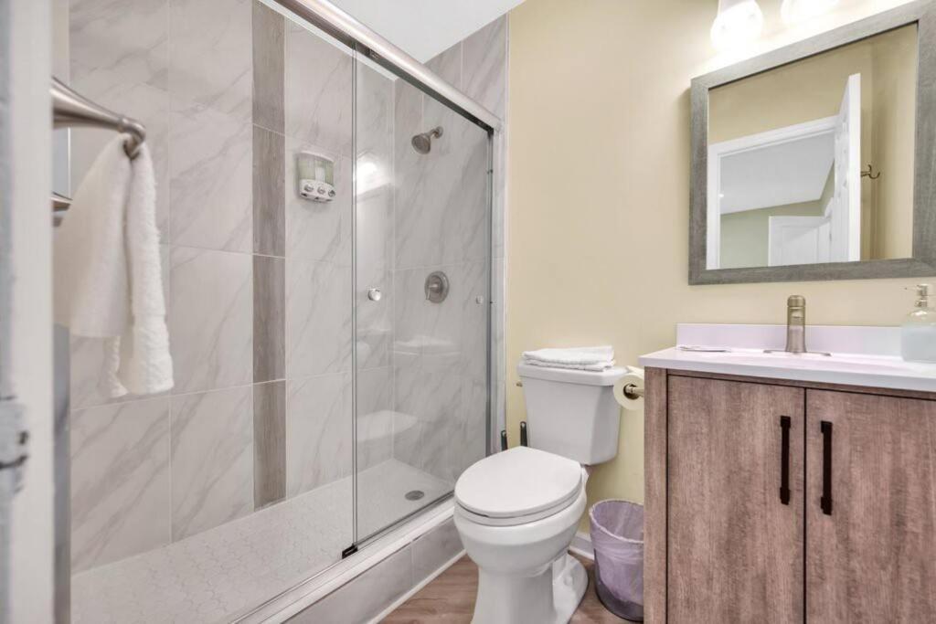 Cozy 2 Bedroom Duplex In Charlotte, Jacuzzi, Sleeps 6 Plus 2 Esterno foto