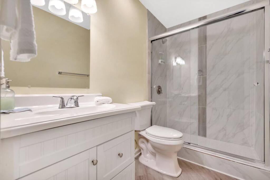 Cozy 2 Bedroom Duplex In Charlotte, Jacuzzi, Sleeps 6 Plus 2 Esterno foto