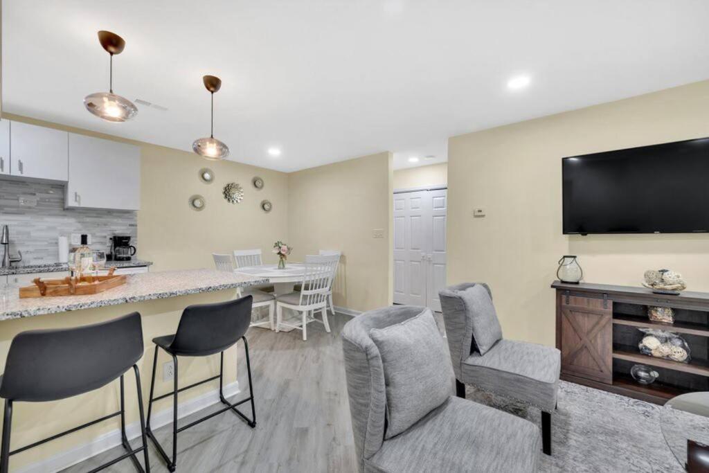 Cozy 2 Bedroom Duplex In Charlotte, Jacuzzi, Sleeps 6 Plus 2 Esterno foto
