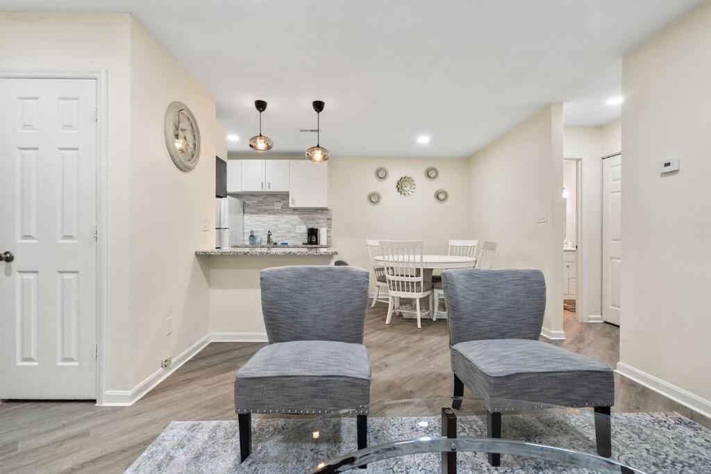 Cozy 2 Bedroom Duplex In Charlotte, Jacuzzi, Sleeps 6 Plus 2 Esterno foto