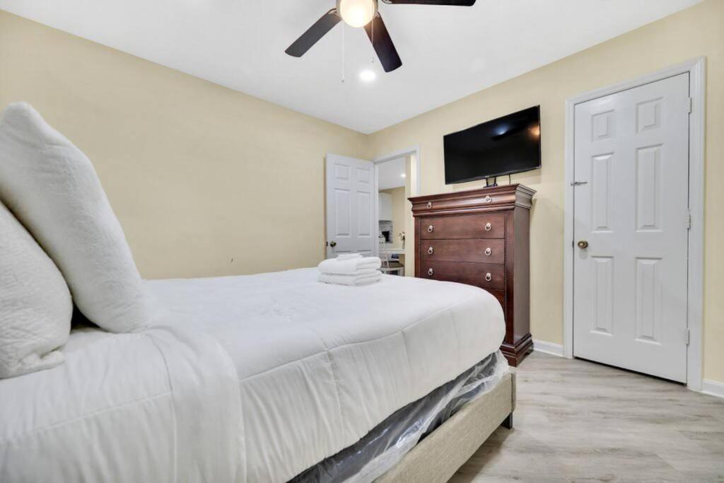 Cozy 2 Bedroom Duplex In Charlotte, Jacuzzi, Sleeps 6 Plus 2 Esterno foto