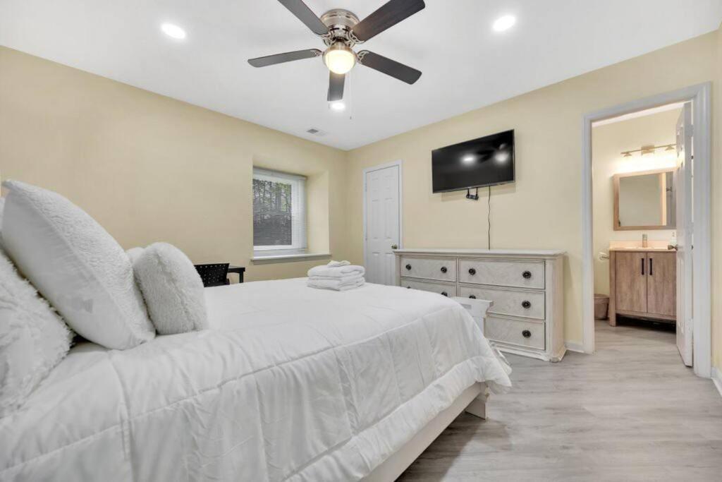 Cozy 2 Bedroom Duplex In Charlotte, Jacuzzi, Sleeps 6 Plus 2 Esterno foto